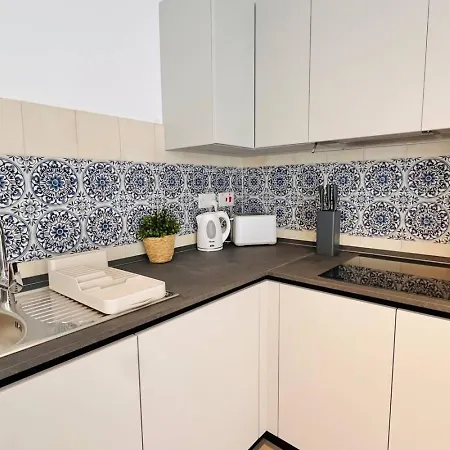 Opulent 2 Bedroom Short Walk From The Waterfront Sliema