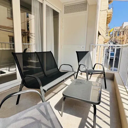 Opulent 2 Bedroom Short Walk From The Waterfront Appartamento *