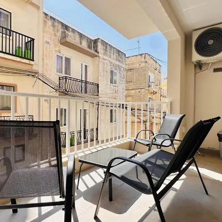 Opulent 2 Bedroom Short Walk From The Waterfront Appartamento *