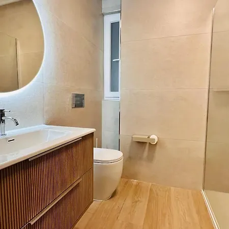 Opulent 2 Bedroom Short Walk From The Waterfront Sliema