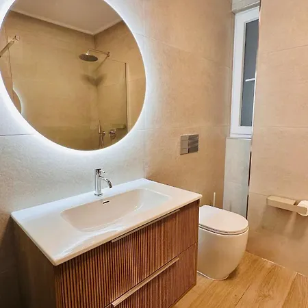 Opulent 2 Bedroom Short Walk From The Waterfront Appartamento *